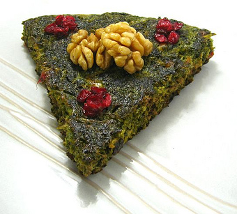 کوکو مرغ با گردو